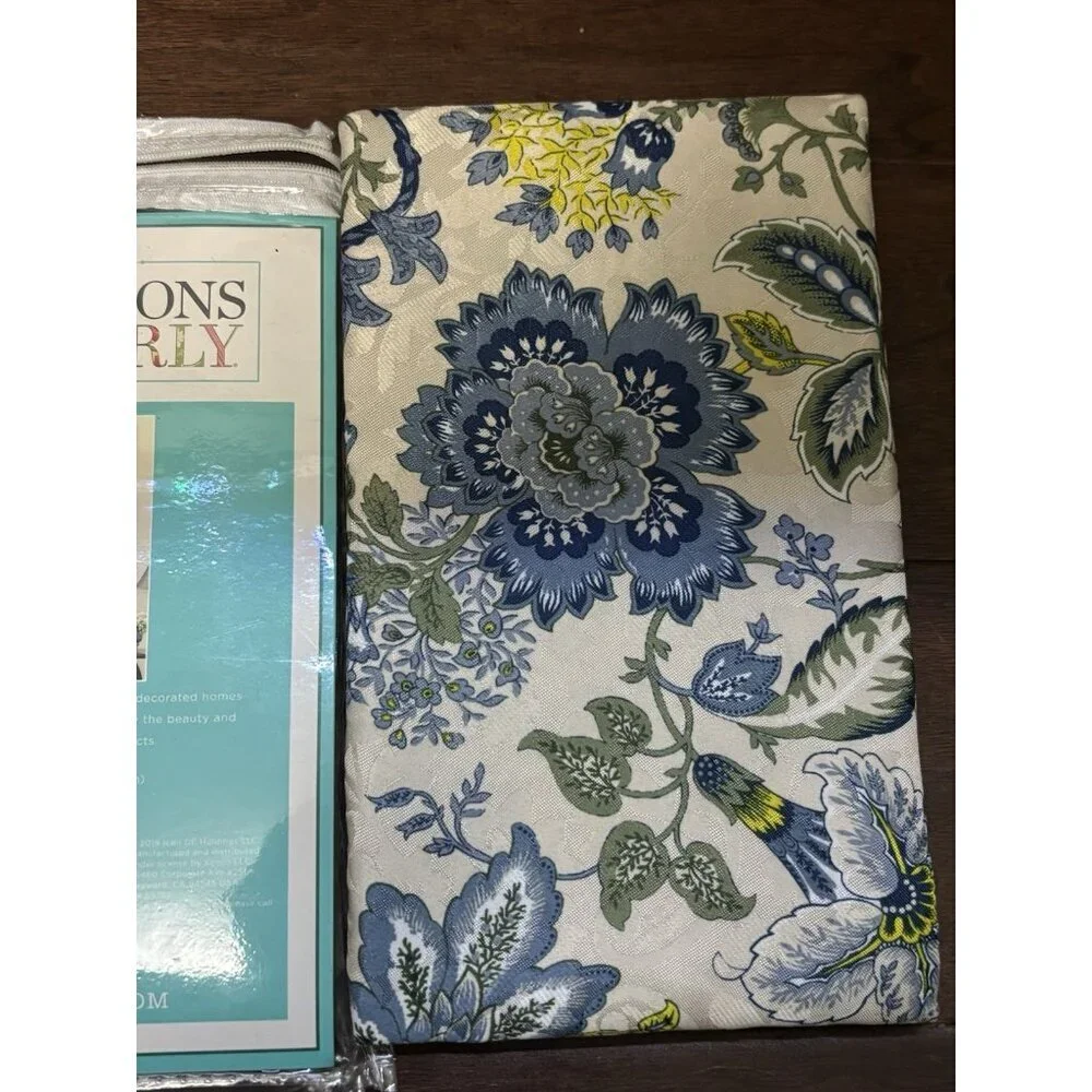 Traditions by Waverly Navarra Antique Scallop Valance Rod Pocket 52